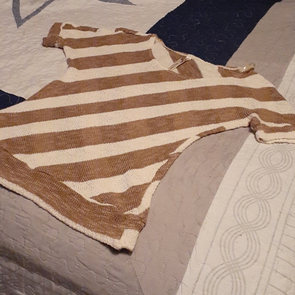 Very thin lightweight sweater - Picture 3 of 4